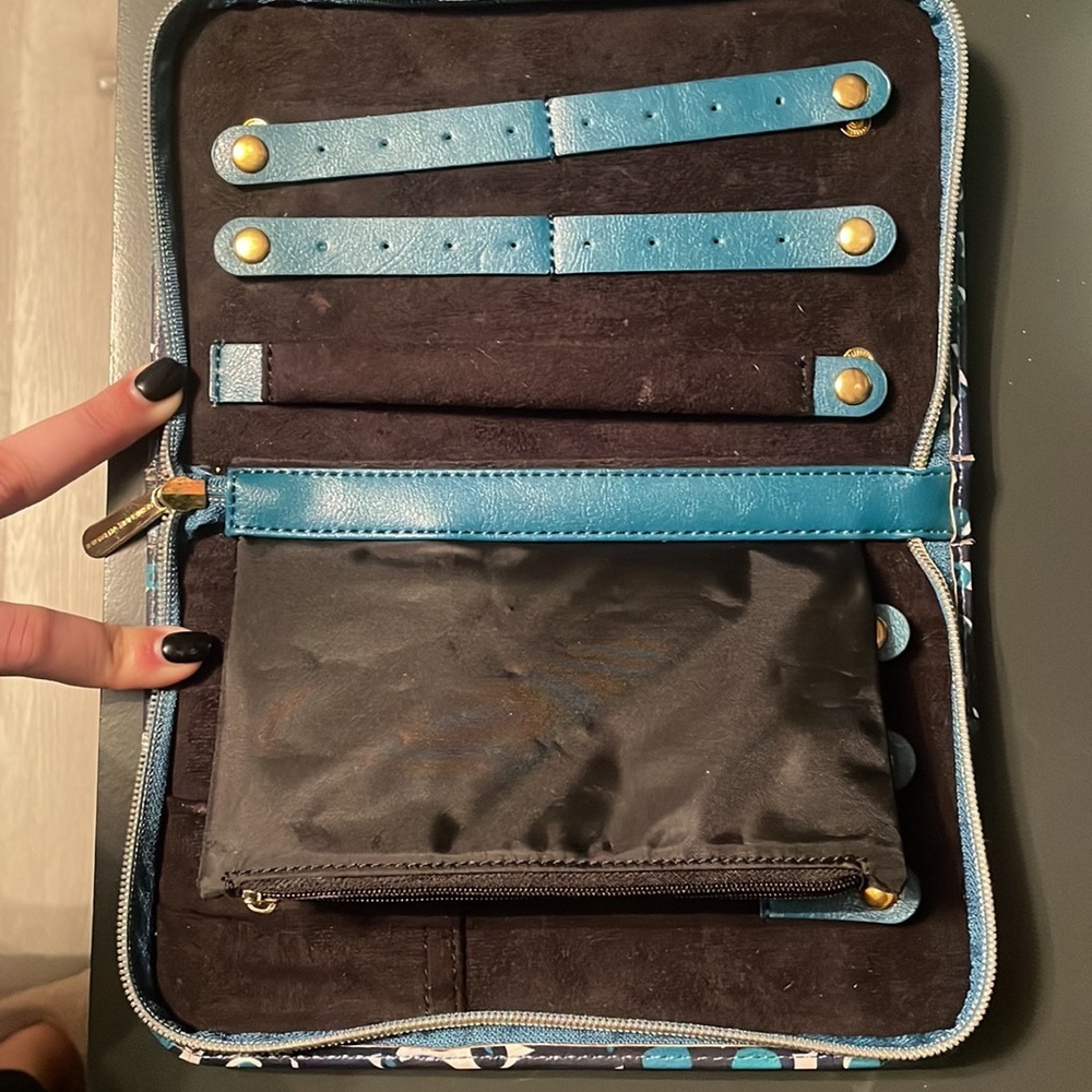 Traveling Jewelry Case - Picture 2 of 4